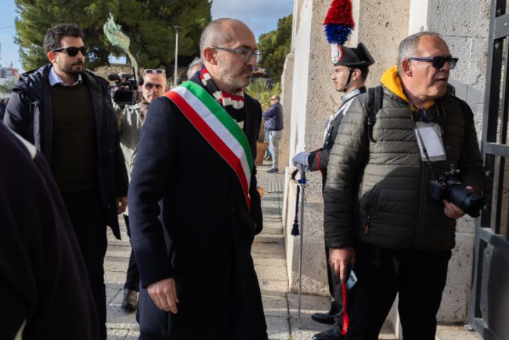 Cagliari rende onore a Gigi Riva, l'iniziativa del sindaco Paolo Truzzu