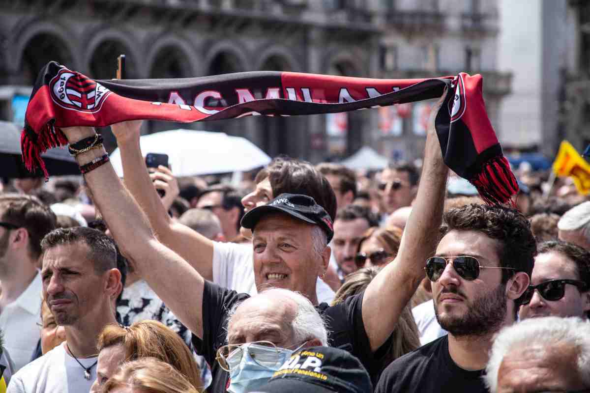 Tifosi del Milan sorpresi dal ritiro